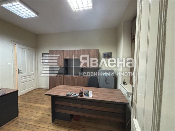 Дава се под наем Офис в Пловдив, Център - 160 кв.м за 1023 € - Снимка #1