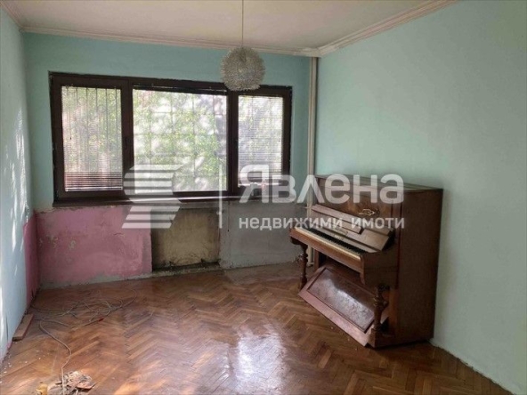 Тристаен апартамент в София, Гоце Делчев - 86 кв.м за 2384 €/кв.м - Снимка #1