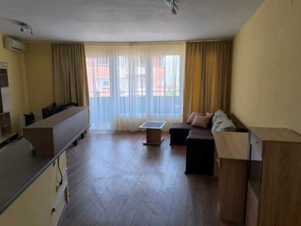 Дава се под наем Тристаен апартамент в София, Център - 95 кв.м за 700 € - Снимка #1