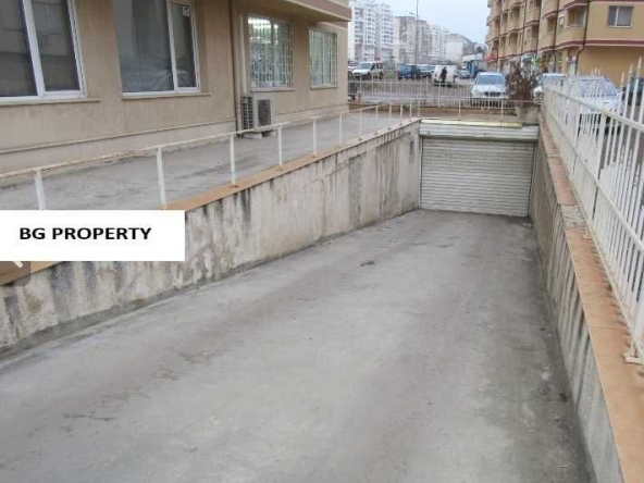 Дава се под наем Склад в София, Докторски паметник - 200 кв.м за 510 € - Снимка #1