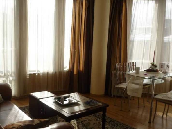 Дава се под наем Двустаен апартамент в София, Гео Милев - 83 кв.м за 612 € - Снимка #1