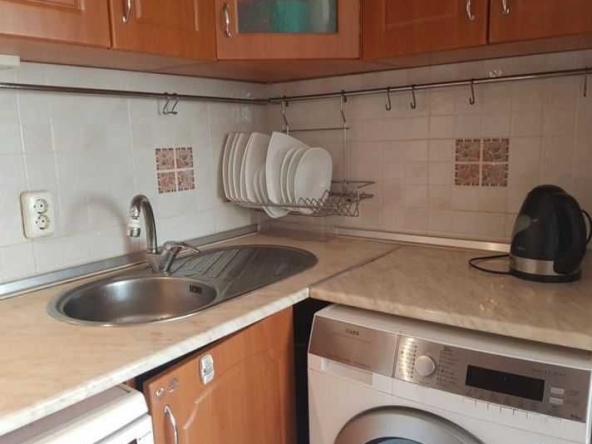 Тристаен апартамент в София, Яворов - 100 кв.м за 1071 €/кв.м - Снимка #1