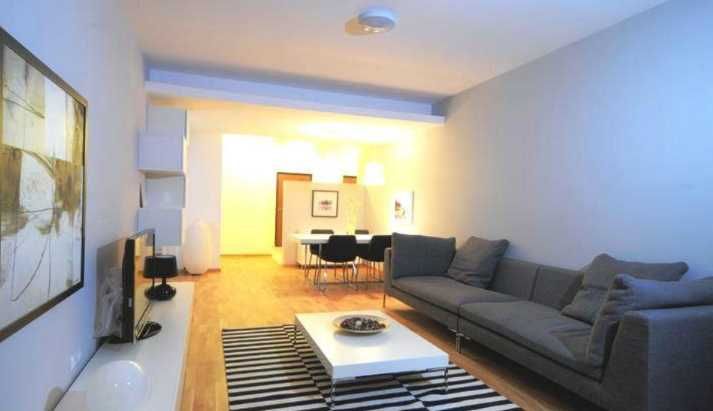 Дава се под наем Двустаен апартамент в Бургас, Изгрев - 55 кв.м за 219.3 € - Снимка #1