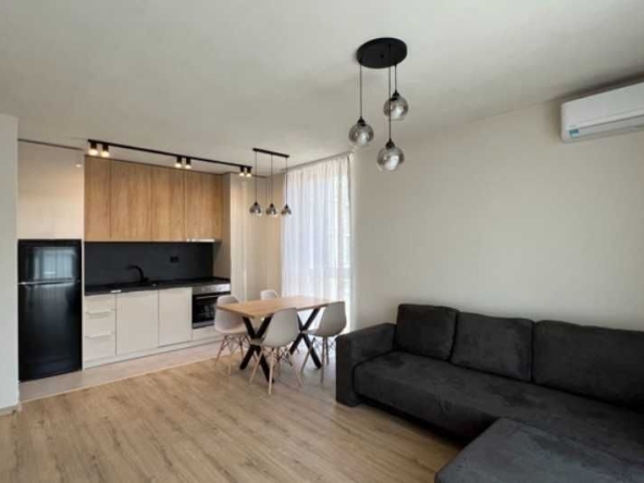 Дава се под наем Двустаен апартамент в София, Обеля 2 - 70 кв.м за 647.19 € - Снимка #1