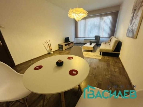 Двустаен апартамент в София, Център - 58 кв.м за 1317 €/кв.м - Снимка #1