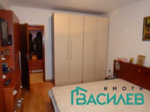 Дава се под наем Двустаен апартамент в София, Център - 72 кв.м за 511 € - Снимка #1