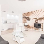 Дава се под наем Тристаен апартамент в София, Студентски град - 115 кв.м за 500 € - Снимка #1