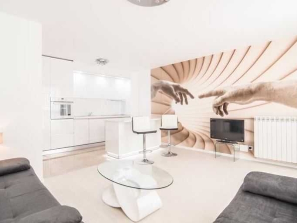 Дава се под наем Тристаен апартамент в София, Студентски град - 115 кв.м за 500 € - Снимка #1