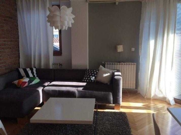 Дава се под наем Двустаен апартамент в София, Триъгълника - 67 кв.м за 433.5 € - Снимка #1