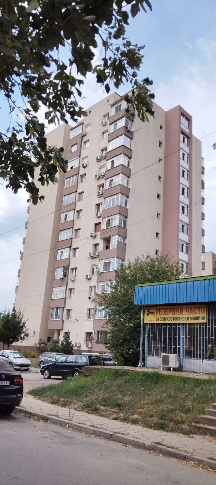 Дава се под наем Двустаен апартамент в Казанлък - 57 кв.м за 209.1 € - Снимка #1