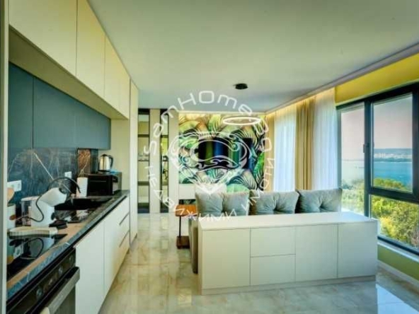 Дава се под наем Тристаен апартамент в Варна, Галата - 108 кв.м за 1200 € - Снимка #1