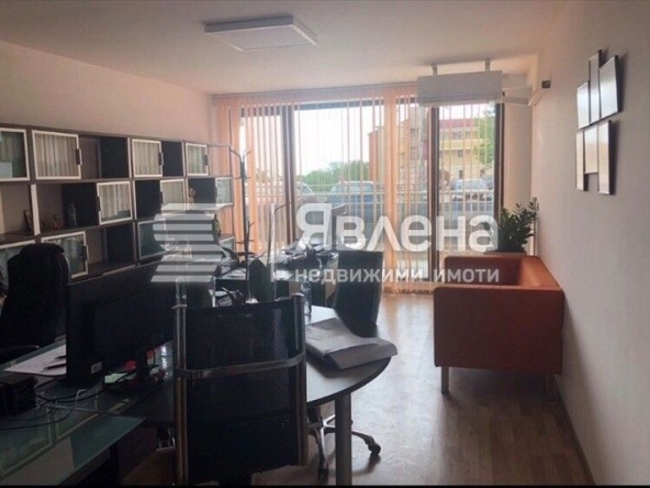 Двустаен апартамент в Варна, Бриз - 100 кв.м за 1800 €/кв.м - Снимка #1