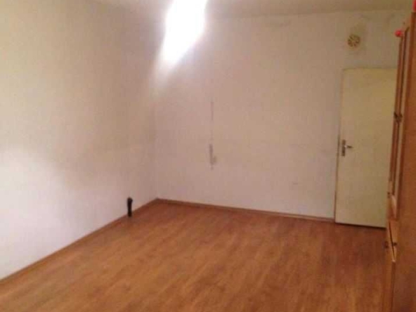 Двустаен апартамент в София, Фондови жилища - 65 кв.м за 1231 €/кв.м - Снимка #1