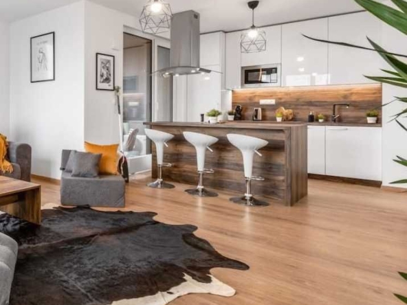 Дава се под наем Двустаен апартамент в Пловдив, Христо Смирненски - 60 кв.м за 350 € - Снимка #1