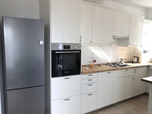 Дава се под наем Едностаен апартамент в Пловдив, Остромила - 40 кв.м за 183.6 € - Снимка #1