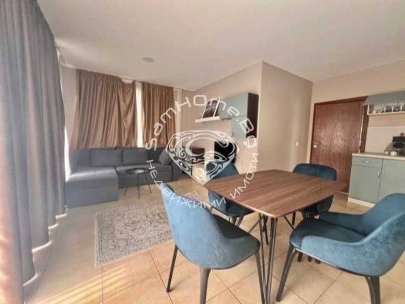 Дава се под наем Двустаен апартамент в к.к. Св.Св. Константин и Елена - 75 кв.м за 750 € - Снимка #1