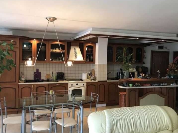 Тристаен апартамент в София, Борово - 128 кв.м за 1688 €/кв.м - Снимка #1