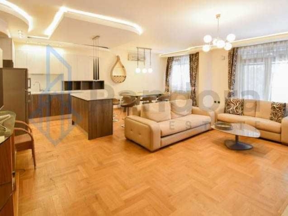 Дава се под наем Тристаен апартамент в София, Изток - 125 кв.м за 996.03 € - Снимка #1
