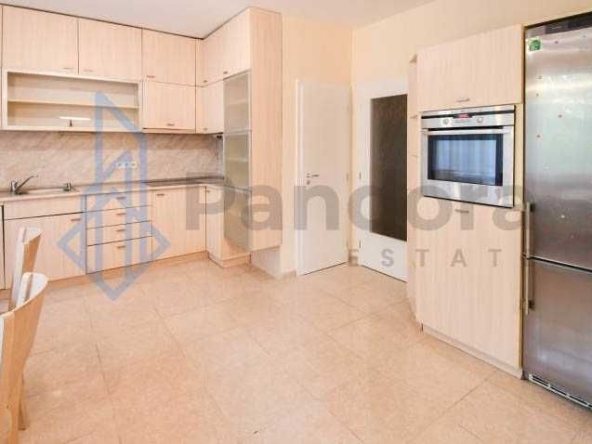 Дава се под наем Четиристаен апартамент в София, Медицинска академия - 122 кв.м за 650 € - Снимка #1