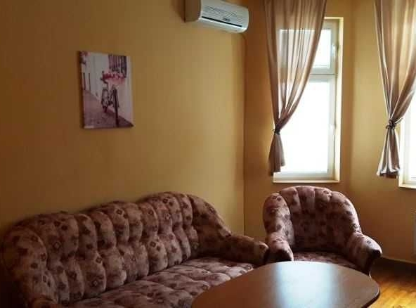 Двустаен апартамент в София, Център - 70 кв.м за 2286 €/кв.м - Снимка #1