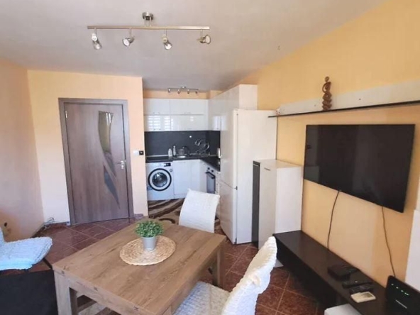 Дава се под наем Двустаен апартамент в Варна, Колхозен пазар - 55 кв.м за 473.79 € - Снимка #1