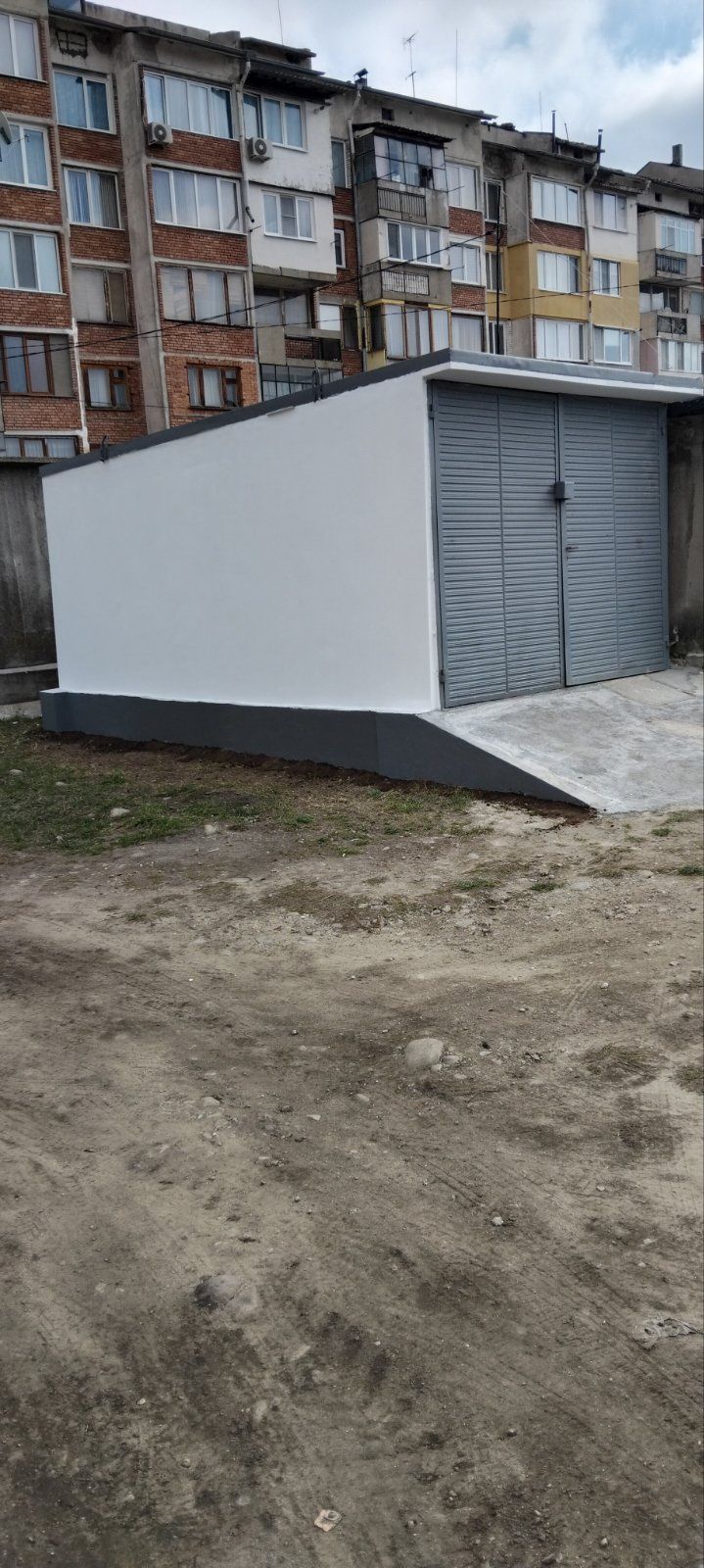 Дава се под наем Гараж / Паркомясто в Самоков - 20 кв.м за 76.5 € - Снимка #1