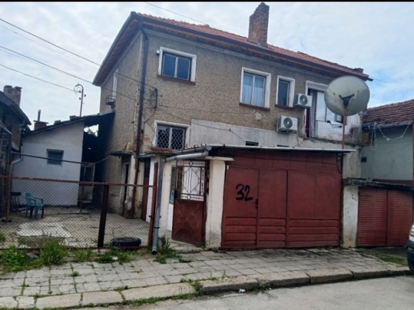 Етаж от къща в Севлиево - 100 кв.м за 643 €/кв.м - Снимка #1