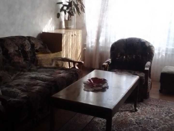 Дава се под наем Тристаен апартамент в София, Връбница 1 - 80 кв.м за 433.5 € - Снимка #1