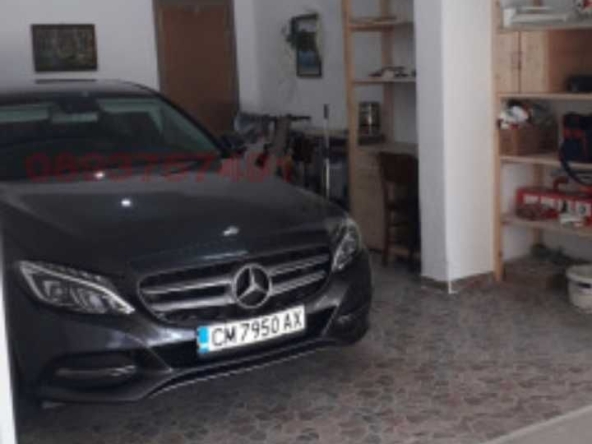 Дава се под наем Гараж / Паркомясто в Смолян, Невястата - 27 кв.м за 102 € - Снимка #1