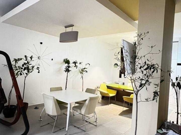 Офис в Бургас, Братя Миладинови - 83 кв.м за 2094 €/кв.м - Снимка #1