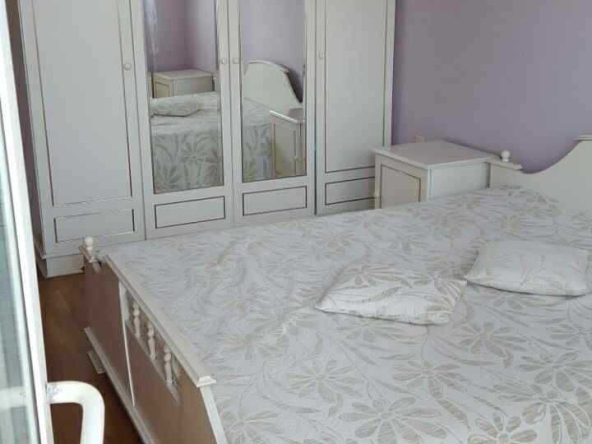 Дава се под наем Тристаен апартамент в Бургас, Възраждане - 70 кв.м за 612 € - Снимка #1