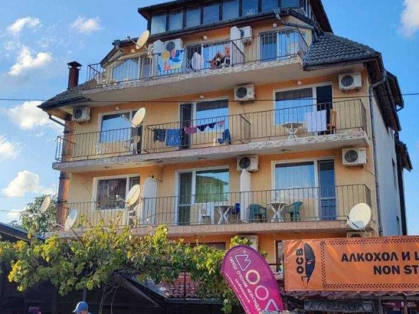 Хотел в с. Синеморец, Област Бургас - 1119 кв.м за 1430 €/кв.м - Снимка #1