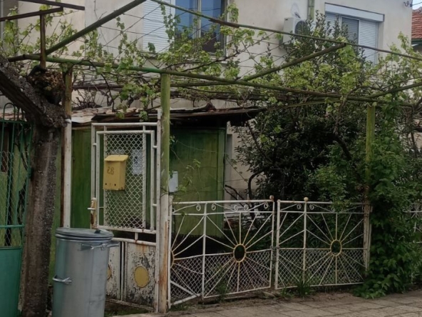 Къща в Кюстендил, Върташево - 200 кв.м за 495 €/кв.м - Снимка #1