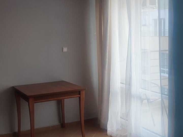 Дава се под наем Тристаен апартамент в к.к. Слънчев бряг - 81 кв.м за 918 € - Снимка #1