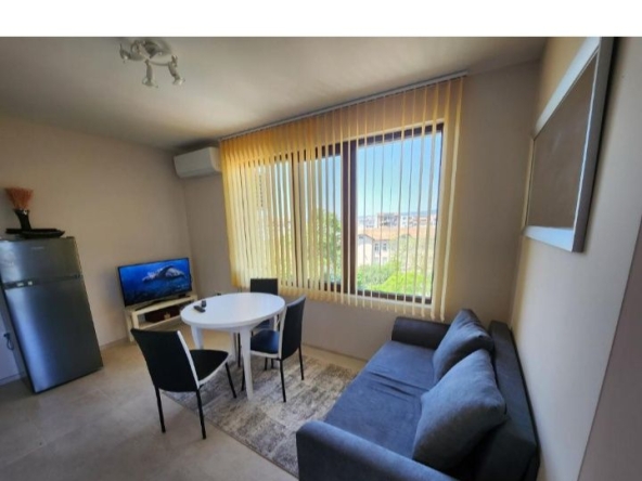 Дава се под наем Двустаен апартамент в Варна, Колхозен пазар - 52 кв.м за 459 € - Снимка #1