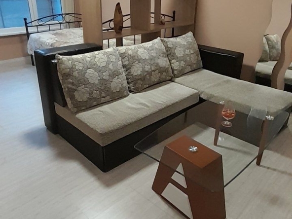 Дава се под наем Двустаен апартамент в Плевен, Идеален център - 70 кв.м за 408 € - Снимка #1