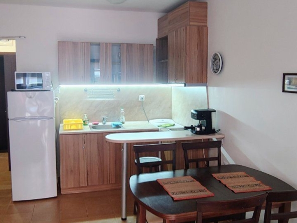 Дава се под наем Едностаен апартамент в Поморие - 45 кв.м за 255 € - Снимка #1