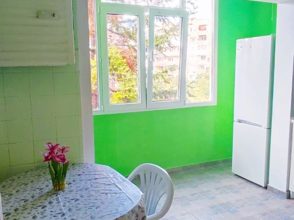 Дава се под наем Магазин в Шумен, Математическа гимназия - 61 кв.м за 306 € - Снимка #1