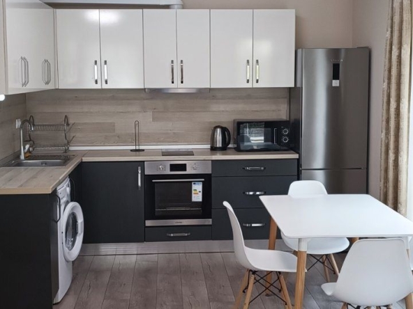 Дава се под наем Двустаен апартамент в Пловдив, Младежки Хълм - 65 кв.м за 550 € - Снимка #1