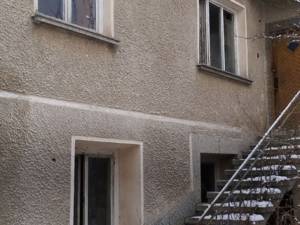 Къща в Перник, Ралица - 120 кв.м за 360 €/кв.м - Снимка #1