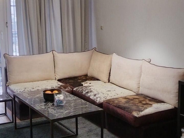 Дава се под наем Тристаен апартамент в София, Белите брези - 100 кв.м за 699 € - Снимка #1