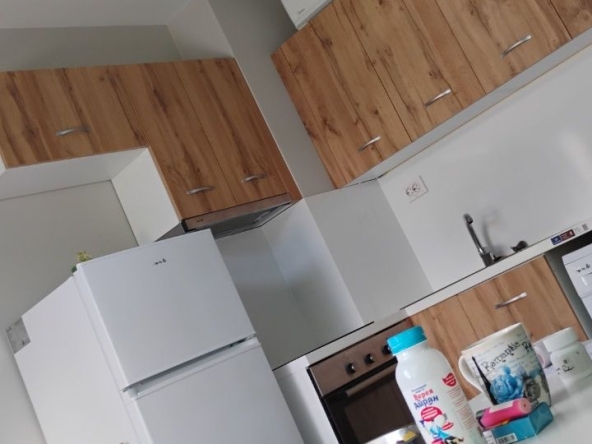 Дава се под наем Етаж от къща в Велинград - 97 кв.м за 459 € - Снимка #1