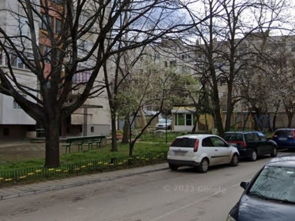 Тристаен апартамент в Харманли - 65 кв.м за 747 €/кв.м - Снимка #1