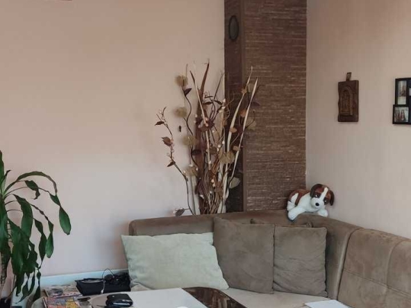 Тристаен апартамент в Казанлък - 84 кв.м за 544 €/кв.м - Снимка #1