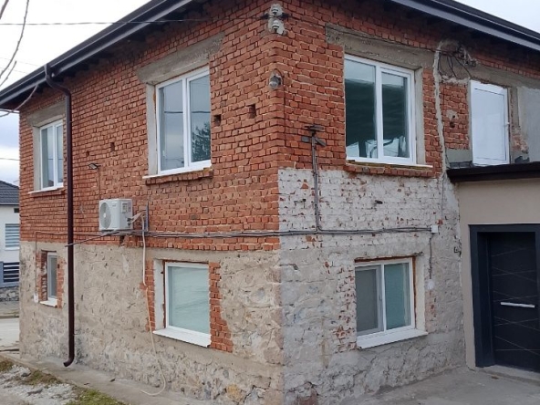Къща в Пловдив, Гагарин - 189 кв.м за 613 €/кв.м - Снимка #1