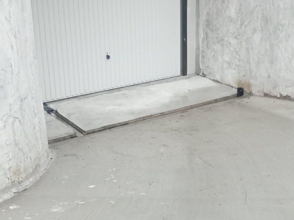 Дава се под наем Гараж / Паркомясто в София, Павлово - 16 кв.м за 149.43 € - Снимка #1