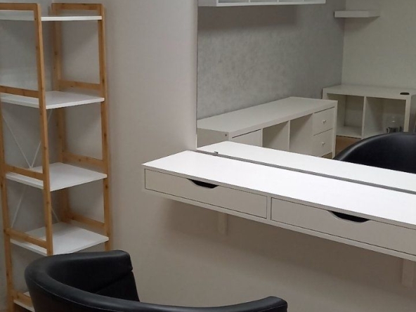 Дава се под наем  в Велико Търново, Център -  кв.м за 199.41 € - Снимка #1