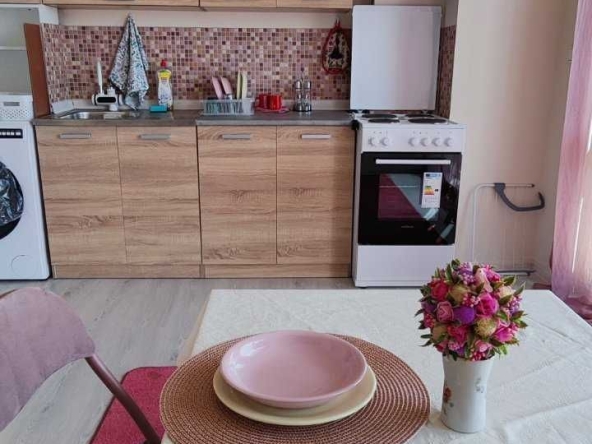 Дава се под наем Двустаен апартамент в Варна, Трошево - 50 кв.м за 382.5 € - Снимка #1