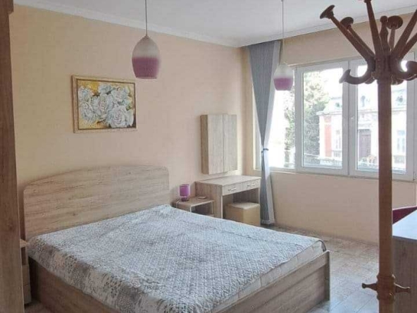 Дава се под наем Двустаен апартамент в Бургас, Център - 60 кв.м за 510 € - Снимка #1