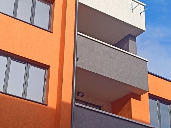 Двустаен апартамент в Търговище, Център - 62 кв.м за 1193 €/кв.м - Снимка #1